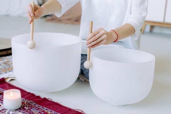 The Transformative Fusion of Sound Bath and Acupuncture