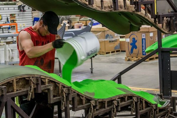 WHAT NEEDS TO KNOW BEFORE HIRING A PLASTIC MOLDING MANUFACTURER