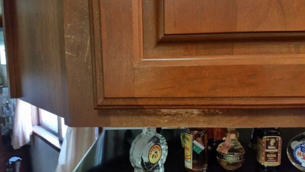 What to Do With Peeling Kitchen Cabinets
