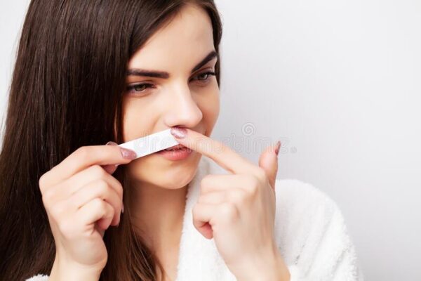 How to remove facial hair at home