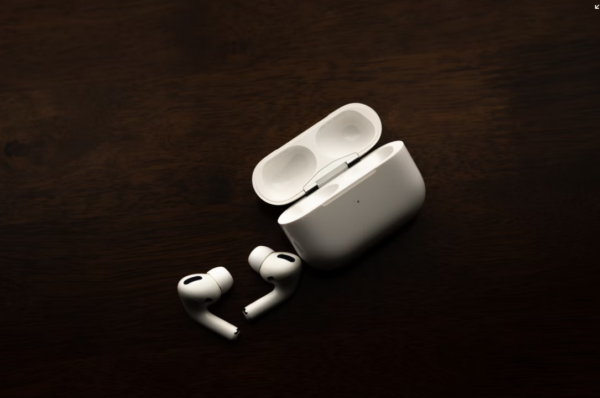 The Complete Guide to Apple AirPods Pro