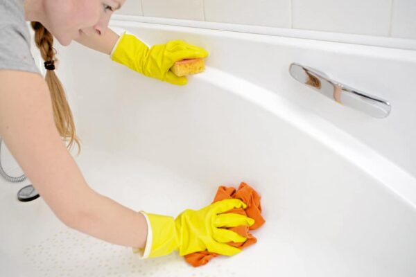 How to Clean a Bathtub in 6 Simple Steps