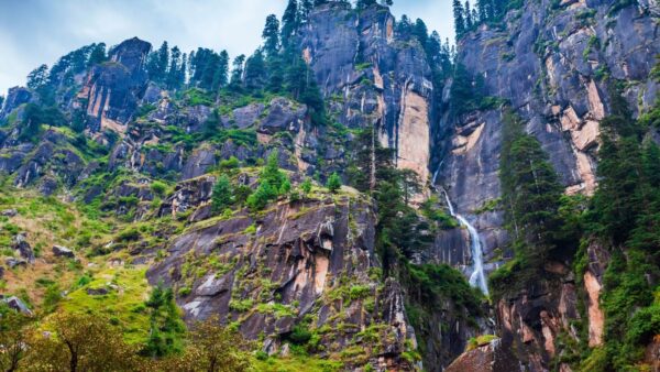 Jogini Fall in Manali – The Best Place to Visit in Manali￼
