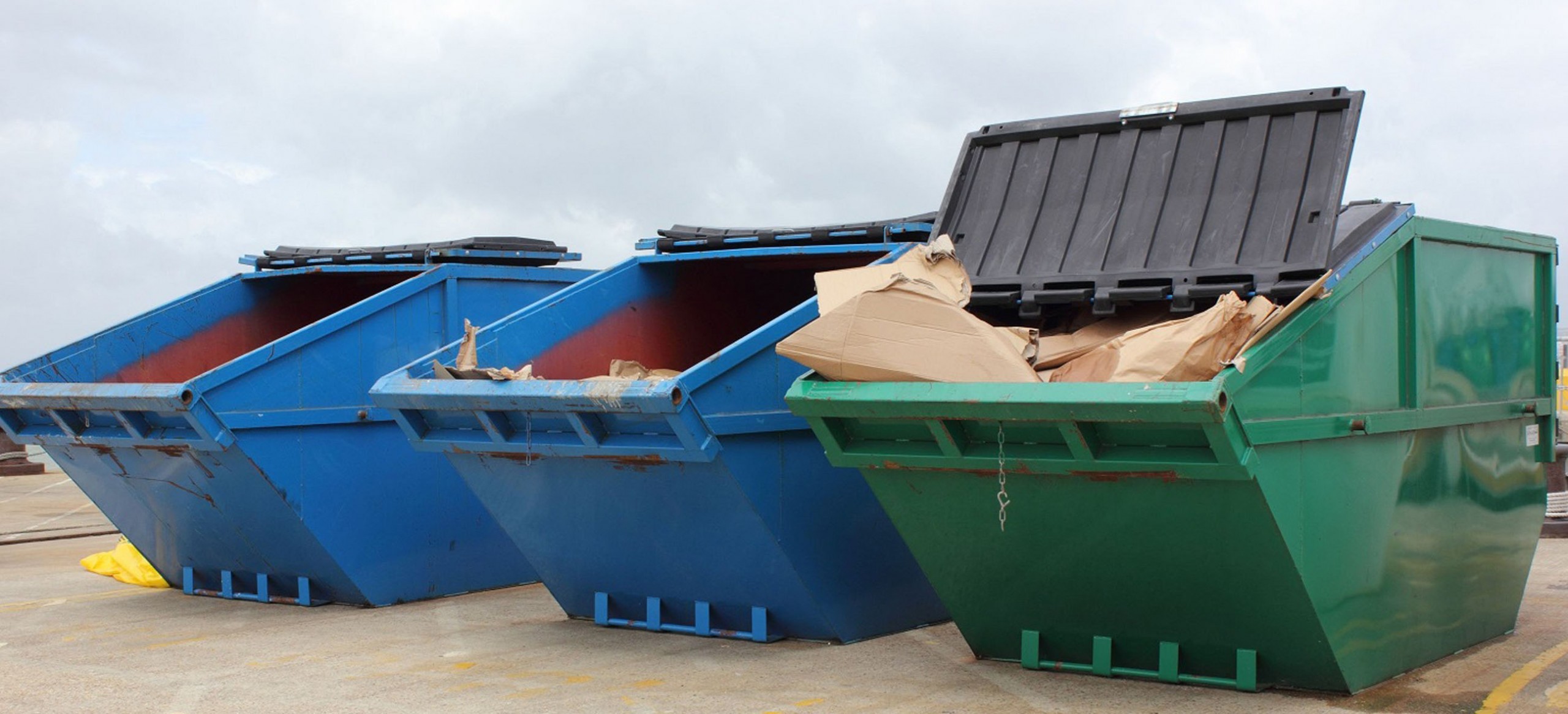 When it comes to mini skip hire, there are a few things to keep in mind