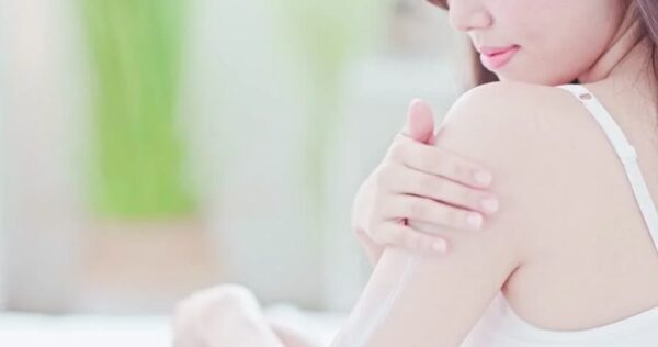 ￼7 Benefits of Regular Use of Body Lotion: