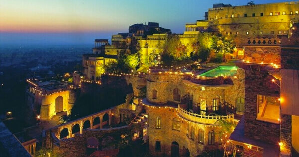 Get the best stay in Neemrana fort