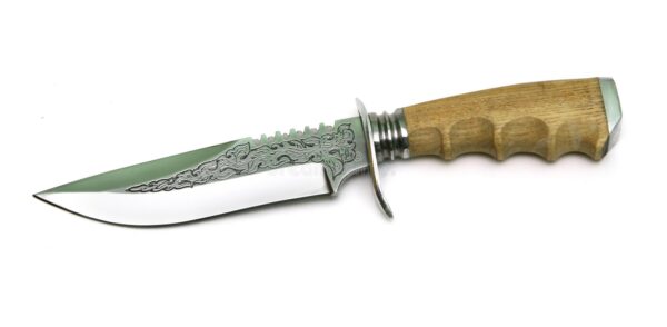 Top Considerations When Buying A Hunting Knife