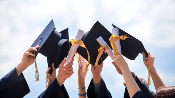￼How to Make Your Graduation Celebration Stand Out This Year