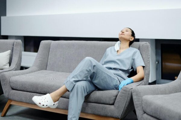 Relax! 5 meditation tips for nurses to de-stress