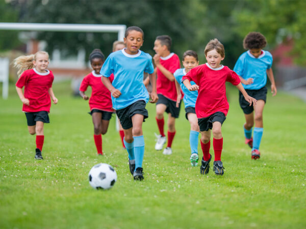 How to Positively Encourage Kids to Play Sports￼