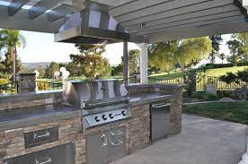 Top equipment to buy to set up your outdoor kitchen