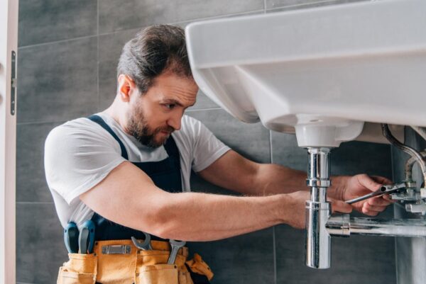 5 Reasons To Call An Emergency Plumber In Sydney