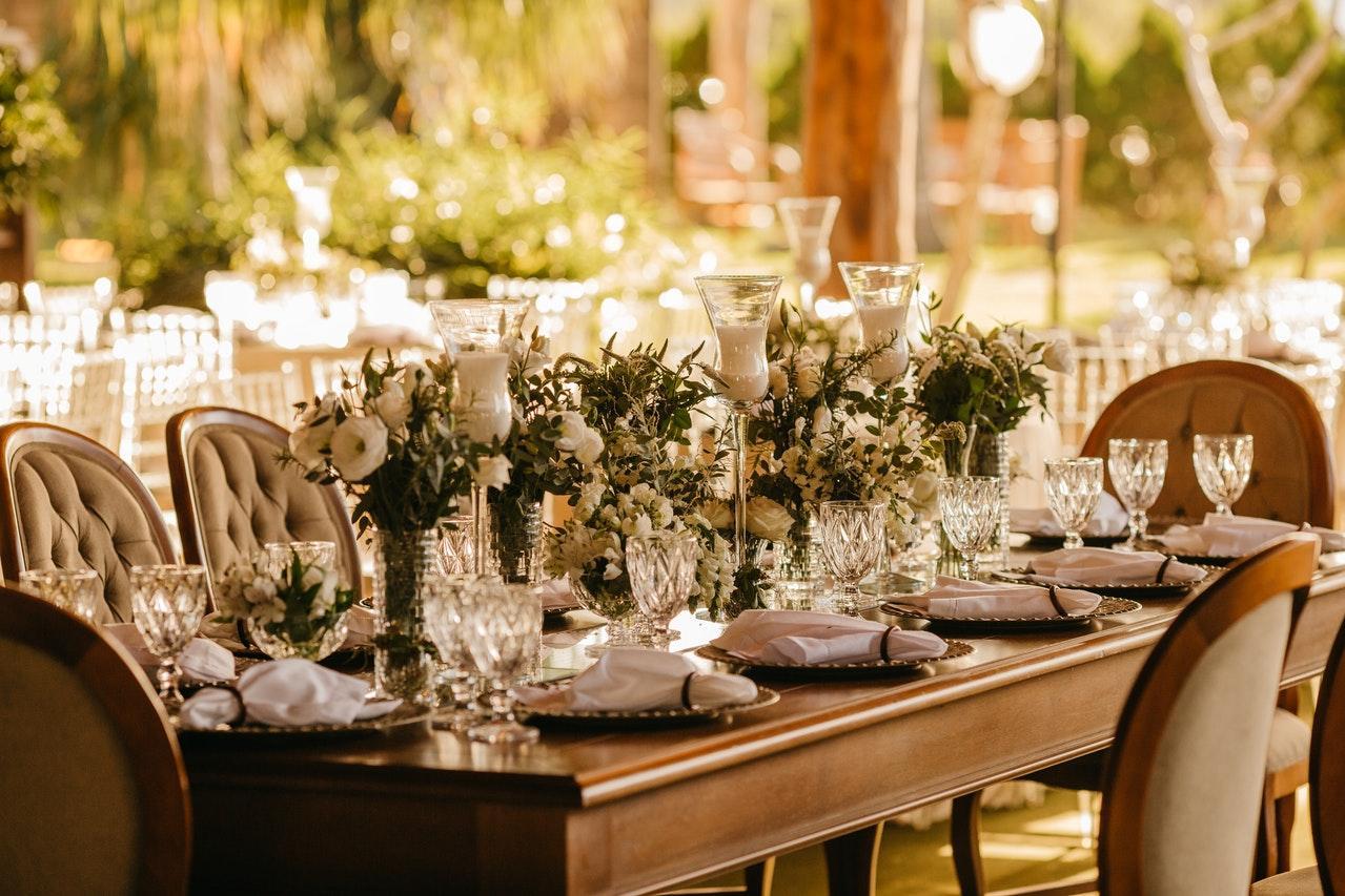 How to Save on Your Wedding Catering