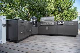 Materials to Consider for an Outdoor Kitchen