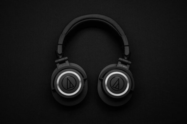 Things you need to know before buying headphones 