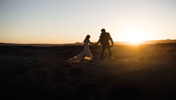 What to Expect From an Elopement Photographer