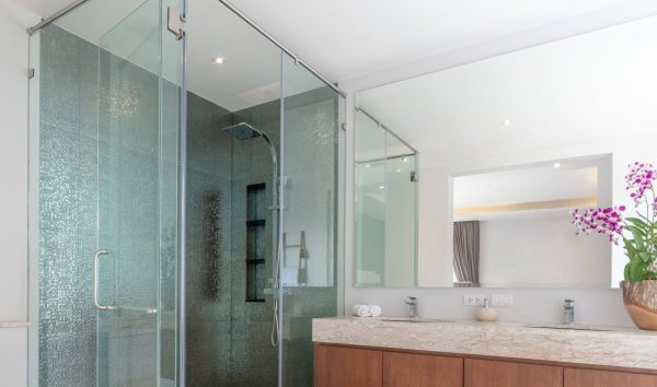 5 Frameless Shower Door Aftercare Tips